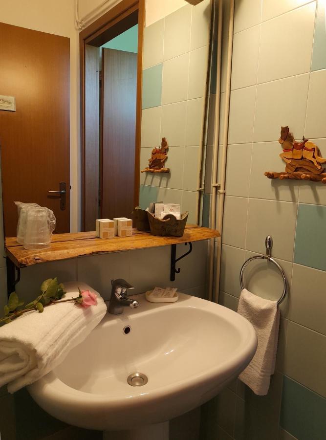 Ca' Tomassino Holiday Apartments Урбіно Екстер'єр фото