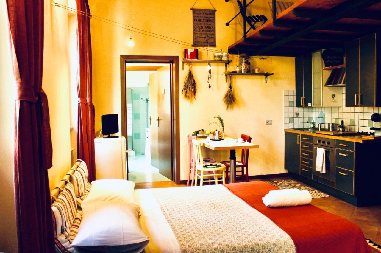 Ca' Tomassino Holiday Apartments Урбіно Екстер'єр фото