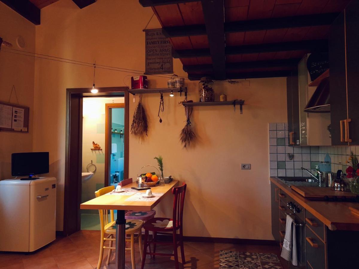 Ca' Tomassino Holiday Apartments Урбіно Екстер'єр фото